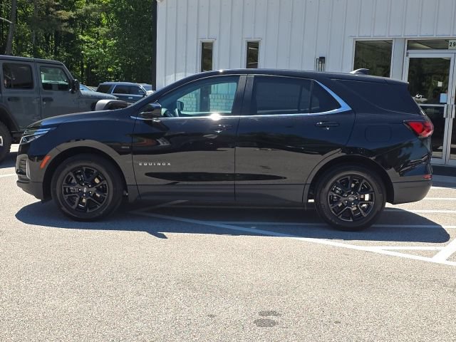 Used 2024 Chevrolet Equinox LT FWD image 2