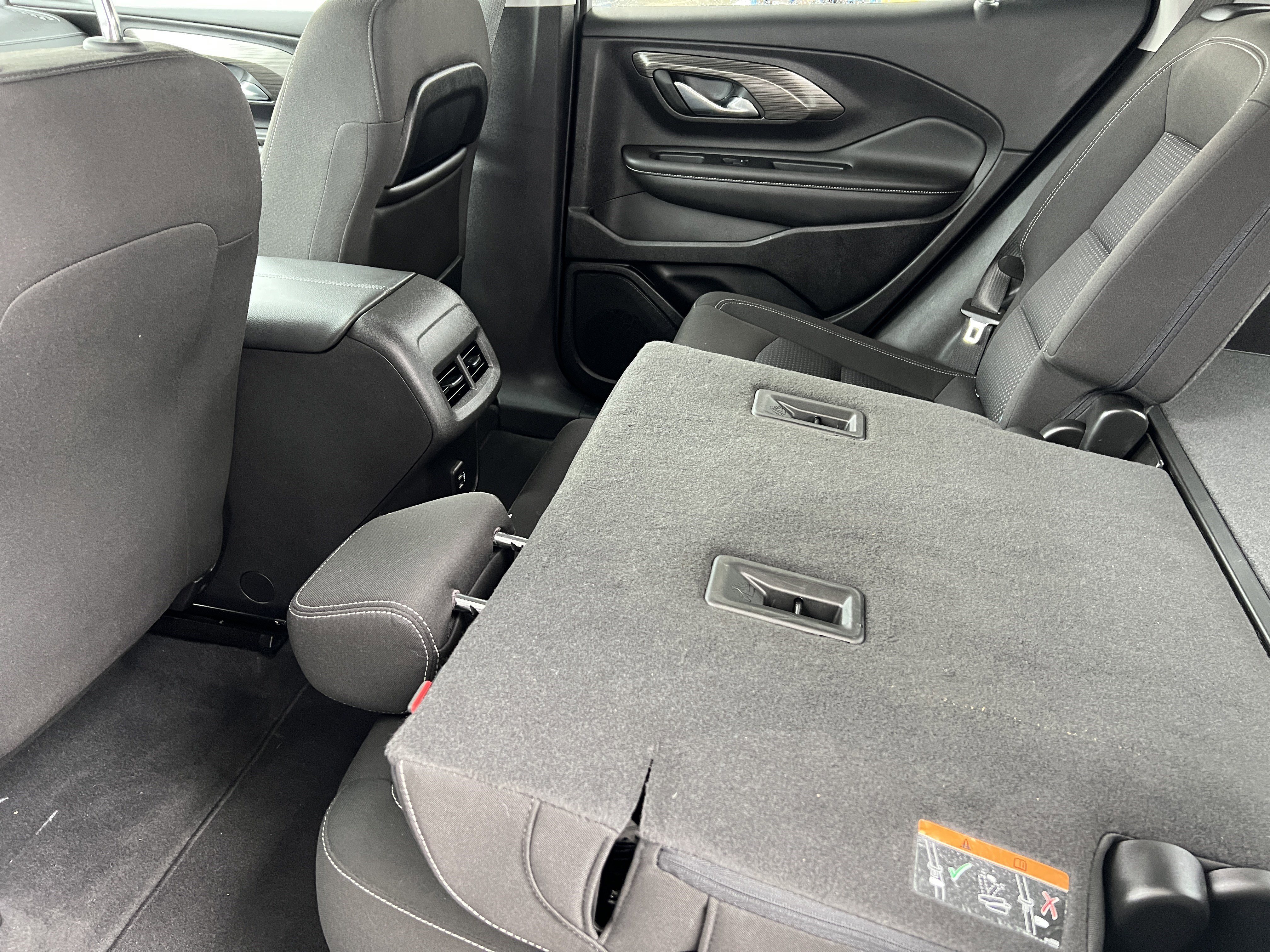 Used 2024 GMC Terrain SLE FWD image 16