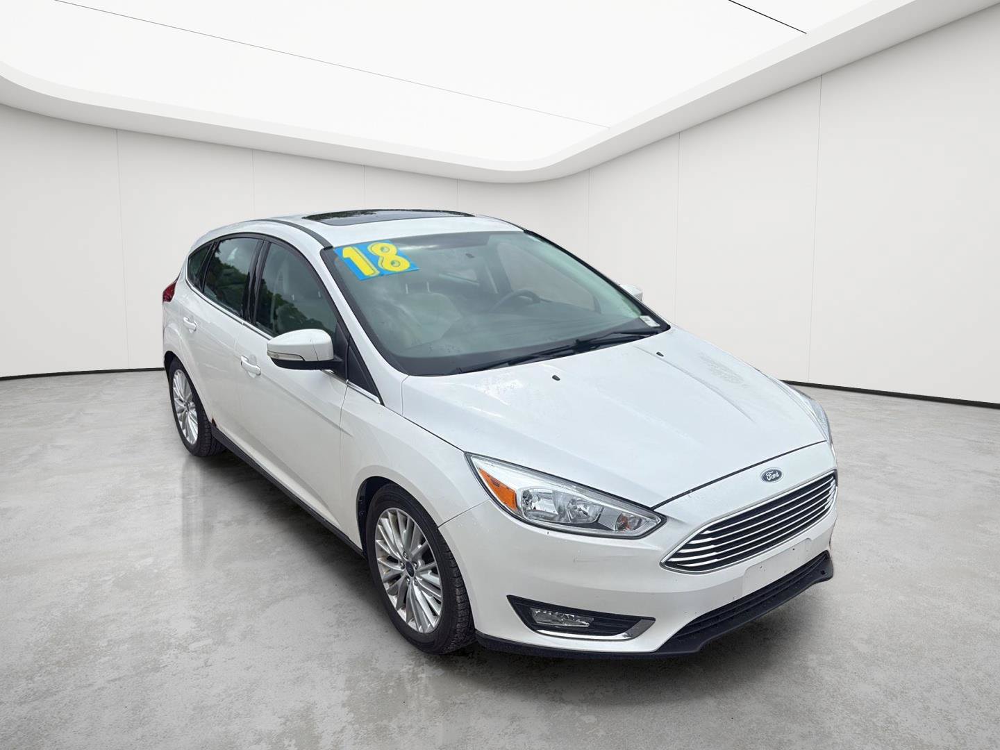 Used 2018 Ford Focus Titanium FWD image 2