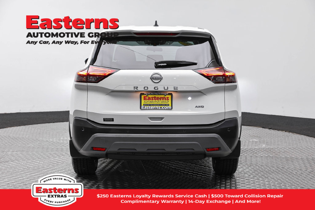 Used 2023 Nissan Rogue S AWD/4WD image 7