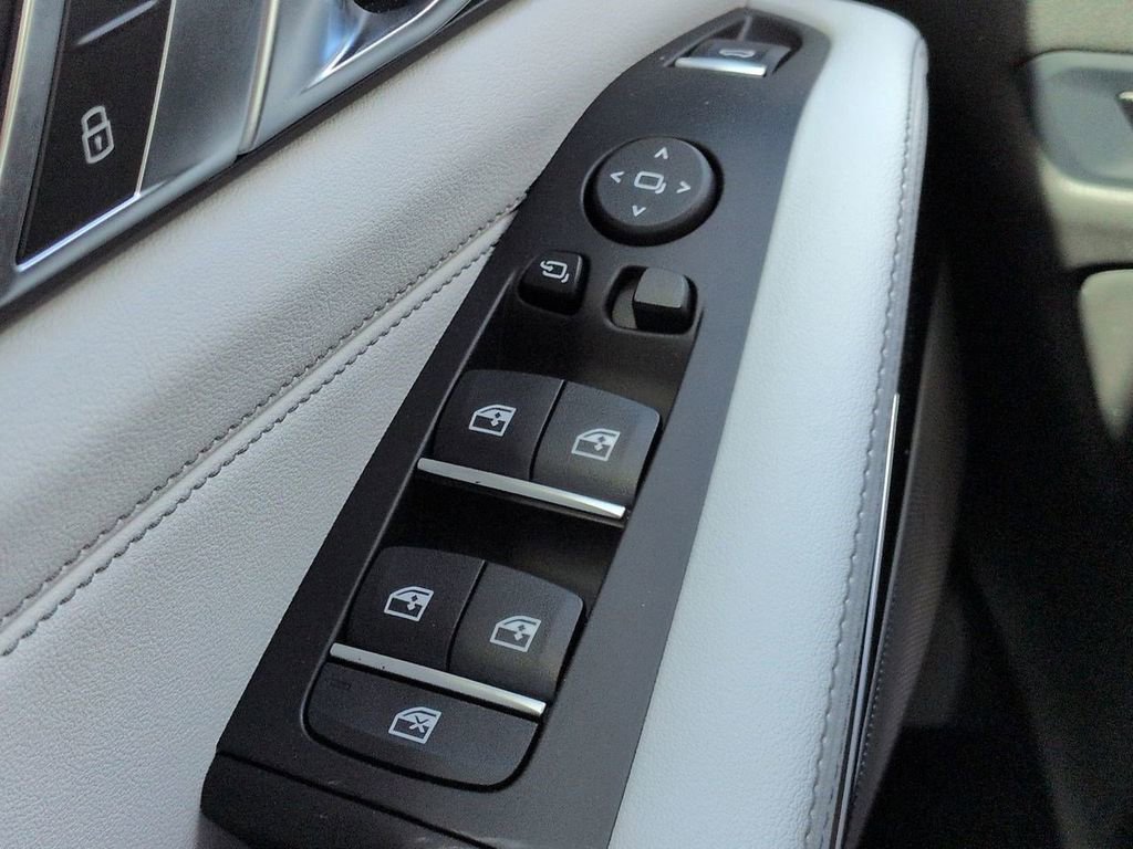 New 2026 BMW X5 xDrive40i w/ M Sport Package image 25