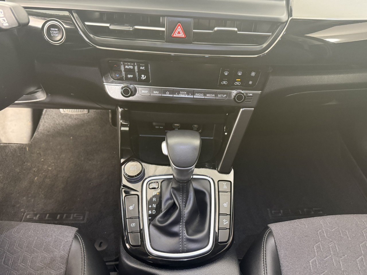 Used 2025 Kia Seltos S AWD/4WD image 19