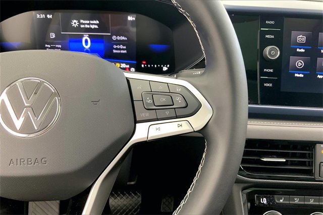 Used 2024 Volkswagen Taos SE image 19