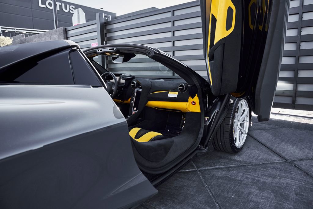 Used 2026 McLaren 750S Spider image 32