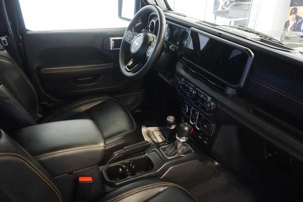 Used 2024 Jeep Gladiator Sport w/ Premium Package AWD/4WD image 27