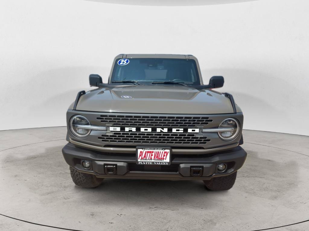 Used 2025 Ford Bronco Badlands AWD/4WD image 2