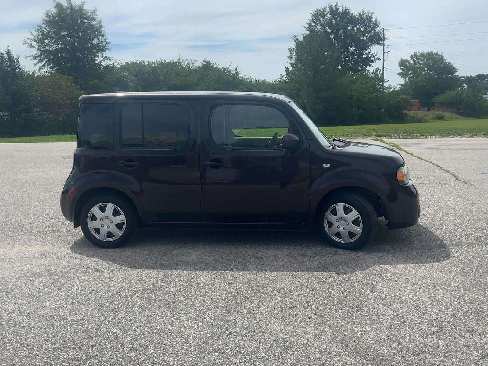 Used 2013 Nissan Cube 1.8 S w/ Interior Designer Pkg FWD image 8