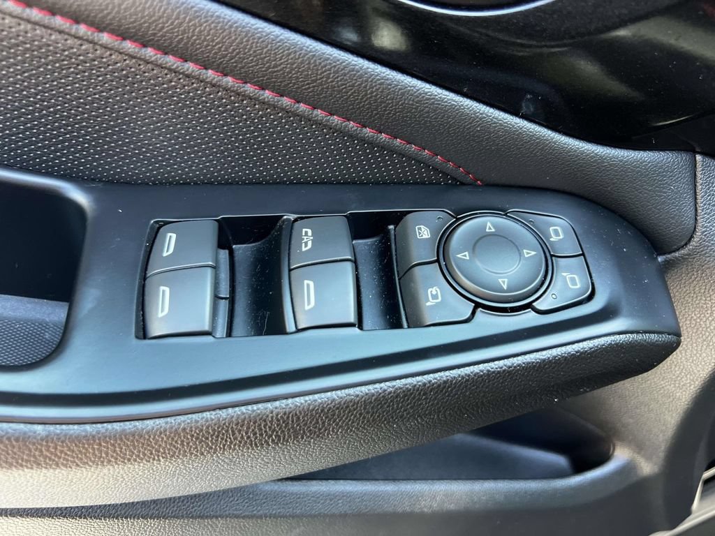 Used 2023 Chevrolet Traverse RS AWD/4WD image 17
