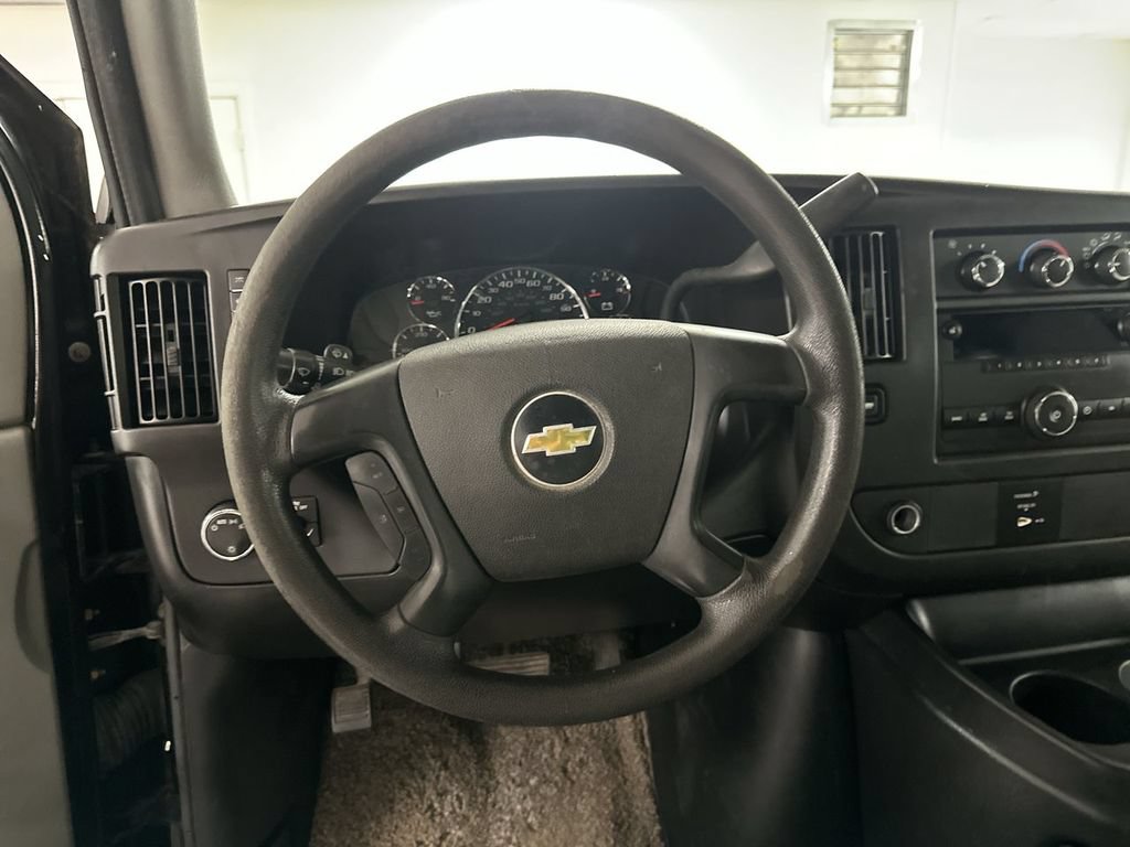 Used 2010 Chevrolet Express 2500 RWD image 13