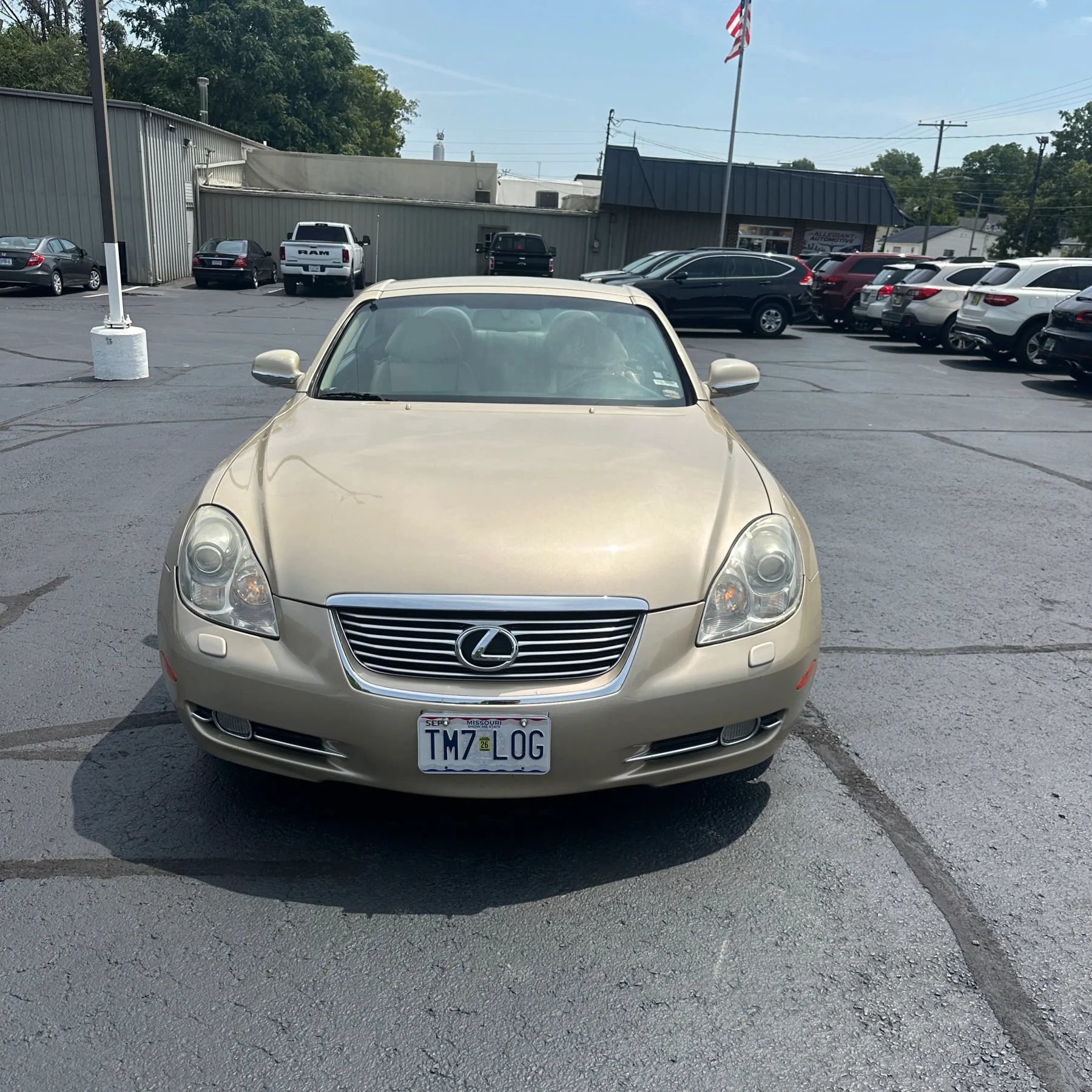 Used 2006 Lexus SC 430 Convertible RWD image 3