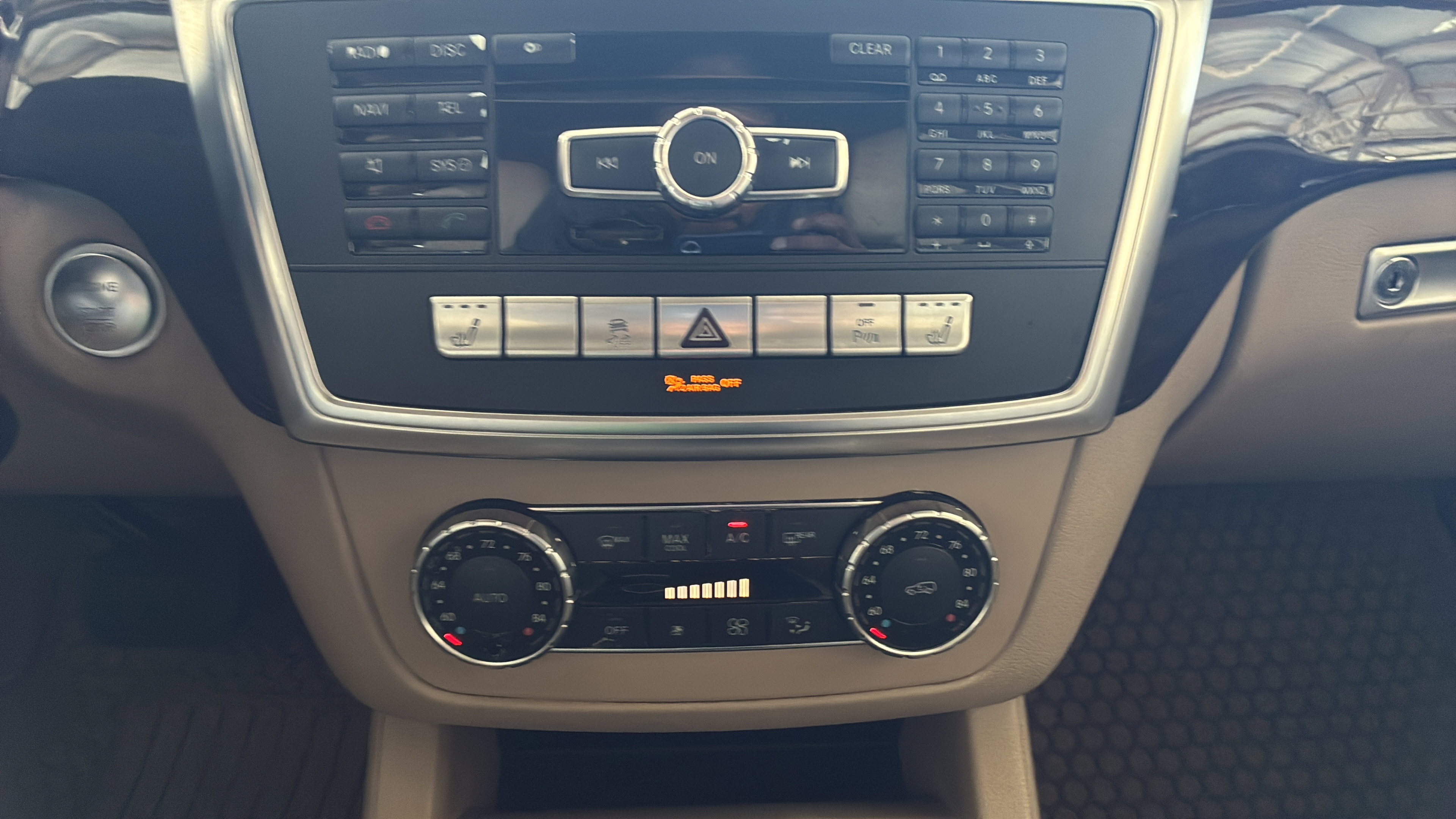 Used 2014 Mercedes-Benz GL 450 4MATIC image 13