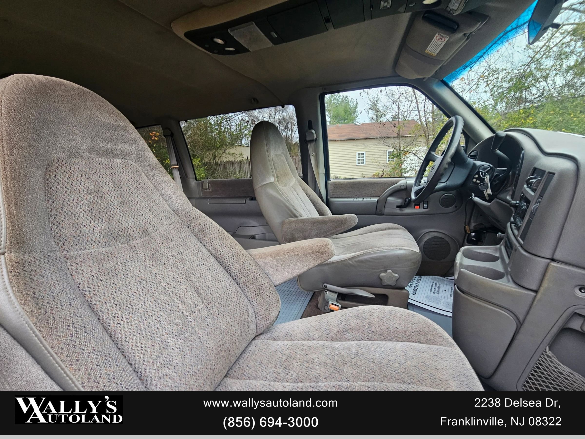 Used 1999 Chevrolet Astro AWD Passenger image 11