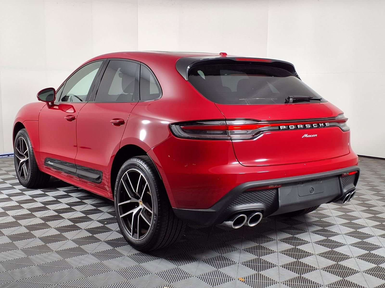 Used 2024 Porsche Macan Turbo image 5