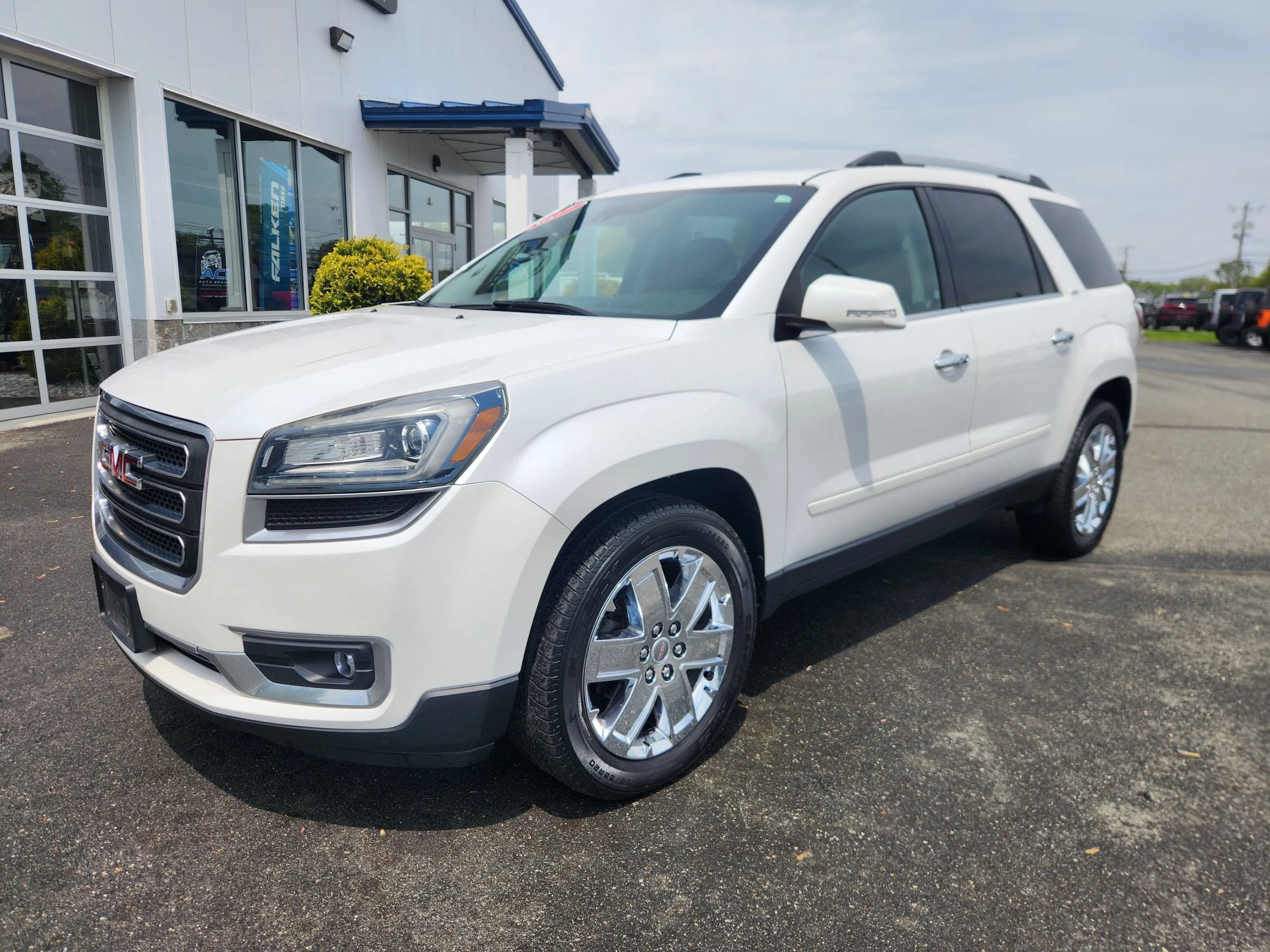 Used 2017 GMC Acadia Limited SLT AWD/4WD image 7