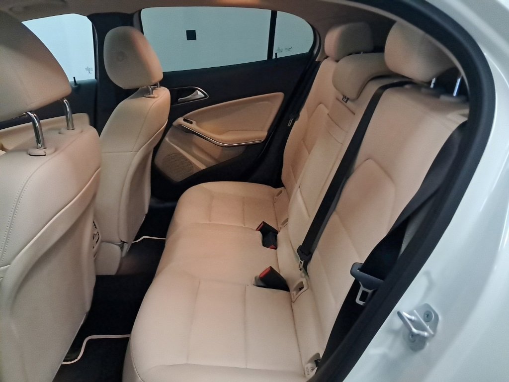 Used 2018 Mercedes-Benz GLA 250 4MATIC image 16