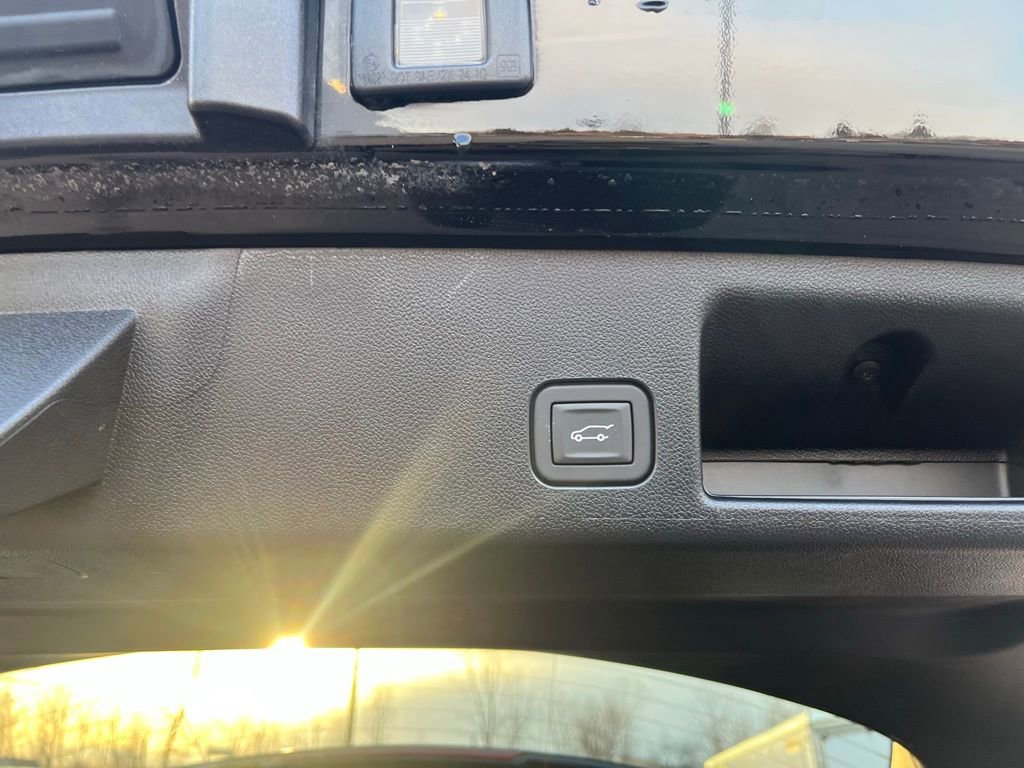 New 2025 Chevrolet Equinox EV RS image 30