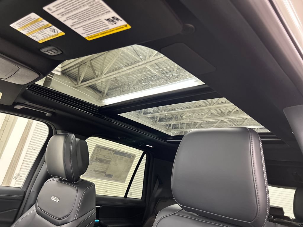 New 2027 Ford Expedition Platinum w/ Stealth Appearance Package RWD image 9