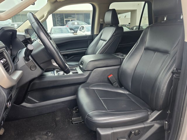 Used 2024 Ford Expedition Max XLT RWD image 4
