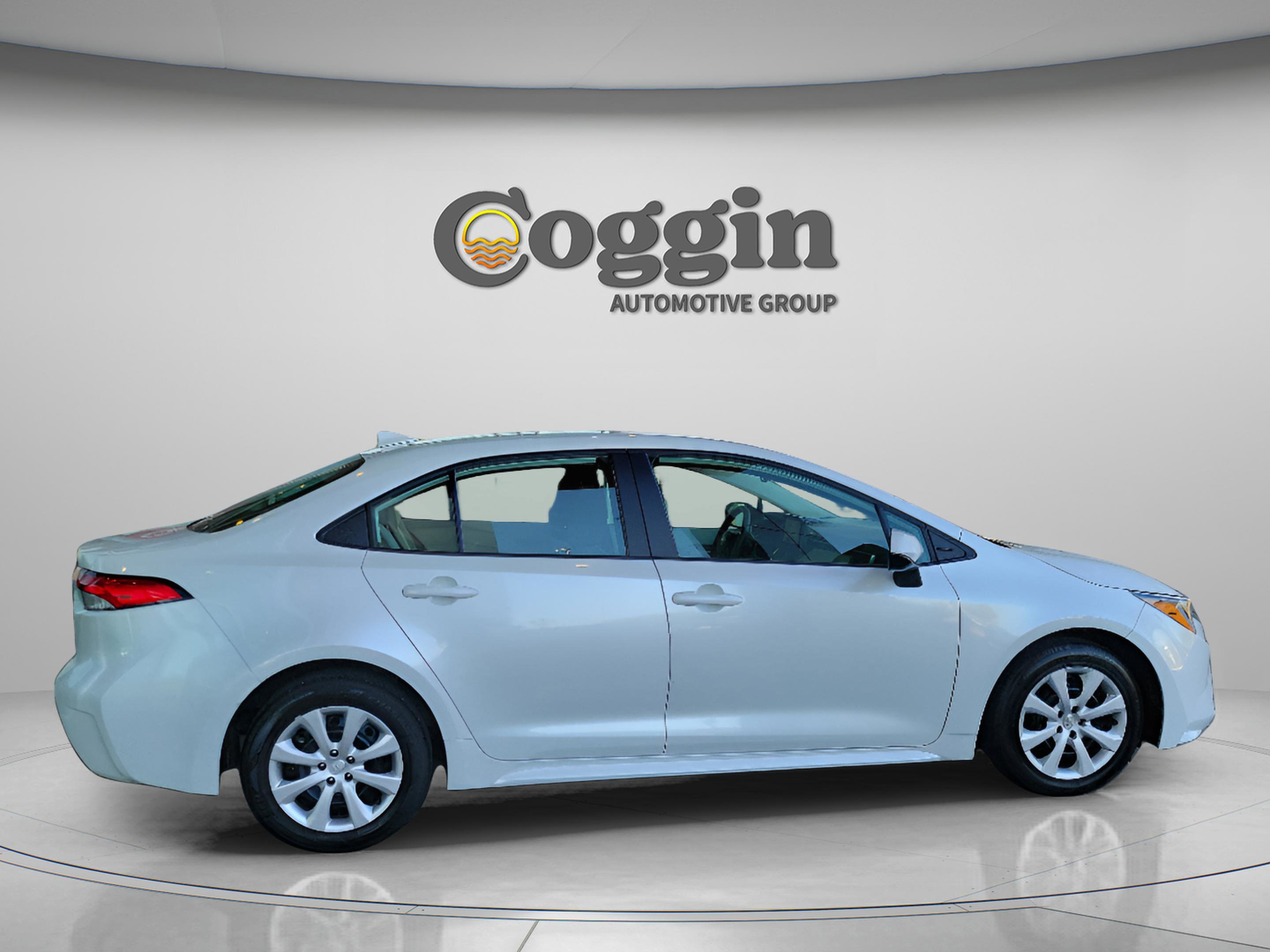 Used 2023 Toyota Corolla LE image 5