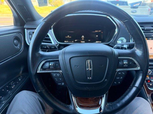 Used 2019 Lincoln Continental Select w/ Continental Climate Package AWD/4WD image 12