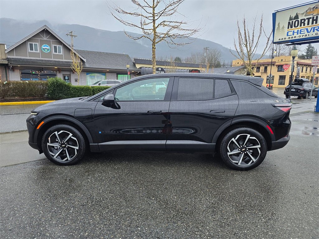 Used 2025 Chevrolet Equinox EV LT w/ Convenience Package image 8