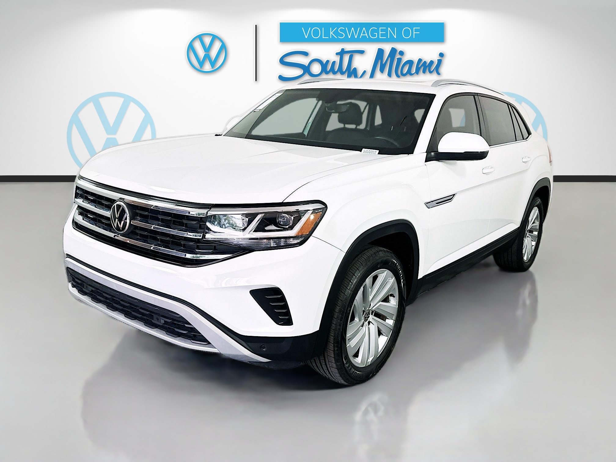 Used 2021 Volkswagen Atlas Cross Sport SE w/ Panoramic Sunroof Package FWD image 1