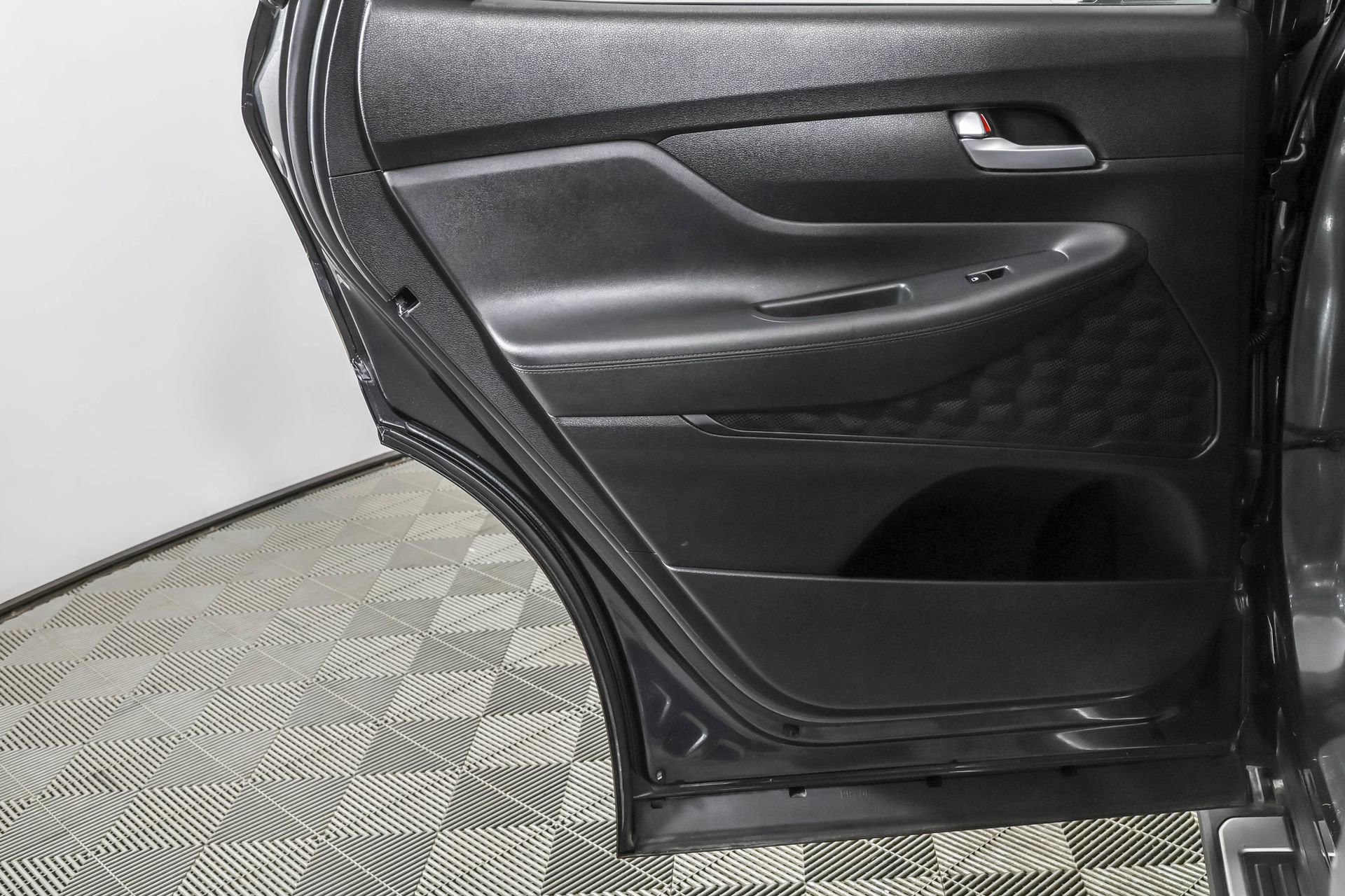 Used 2023 Hyundai Santa Fe XRT w/ Cargo Package image 40