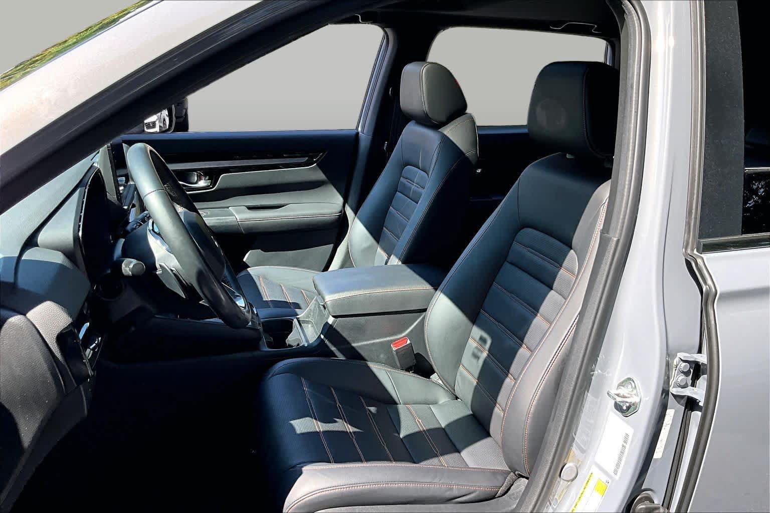 Used 2024 Honda CR-V Sport Touring image 8