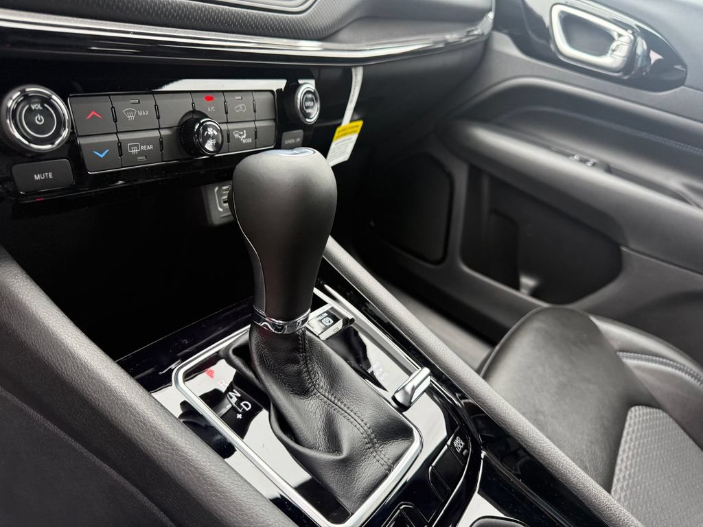 New 2026 Jeep Compass Latitude AWD/4WD image 19