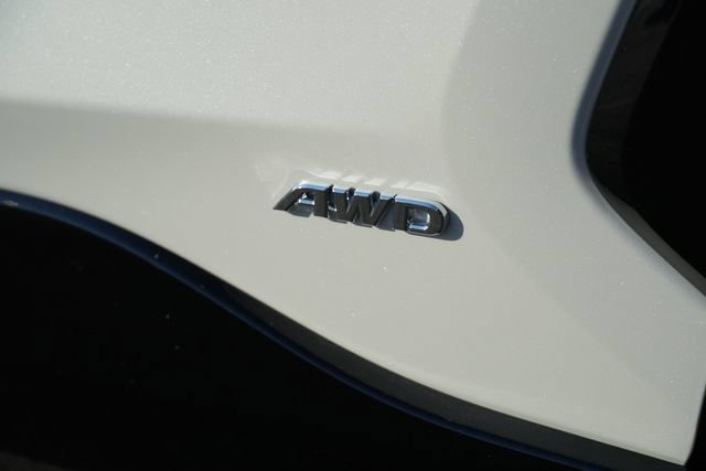 Used 2025 Toyota RAV4 XSE w/ Premium Package AWD/4WD image 17