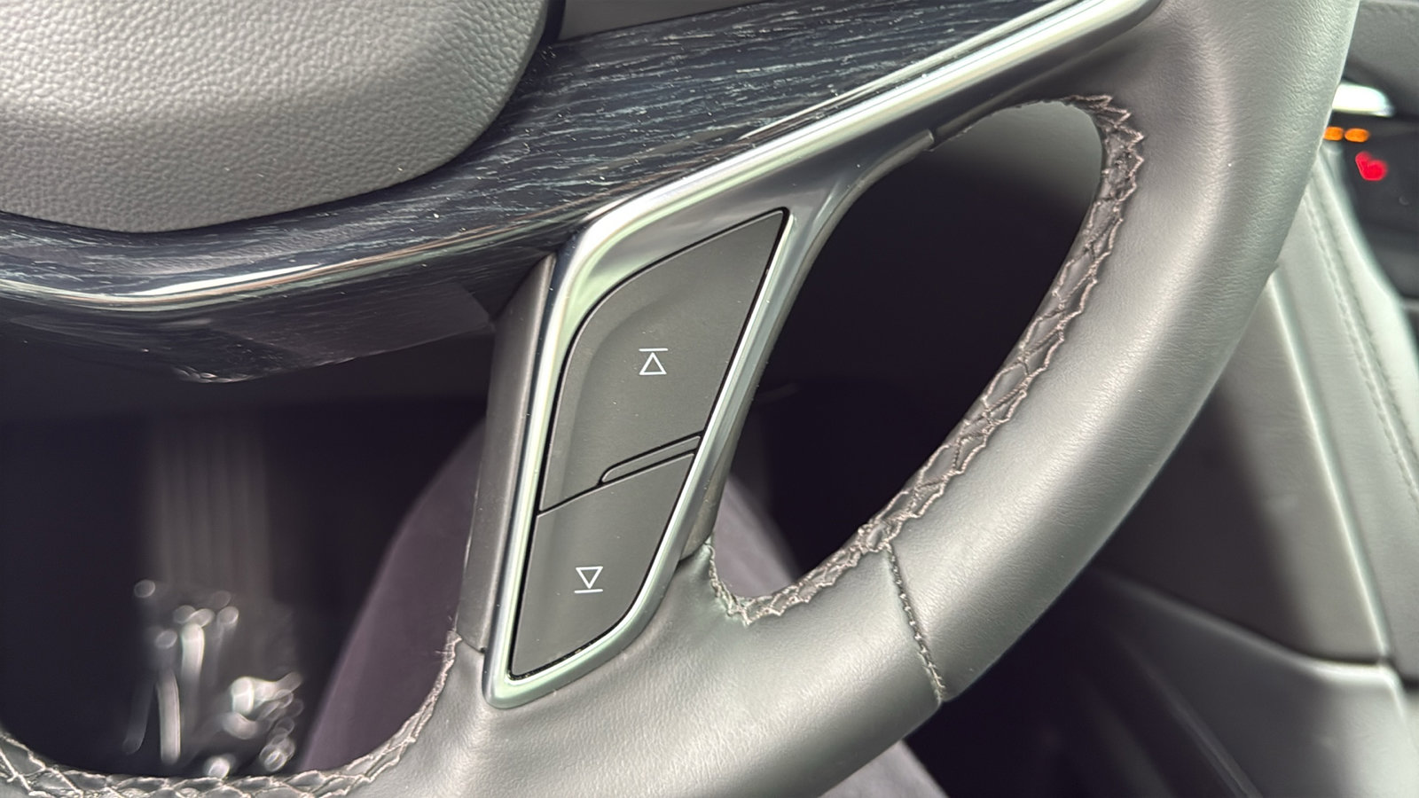 Used 2025 Cadillac XT5 Premium Luxury image 18