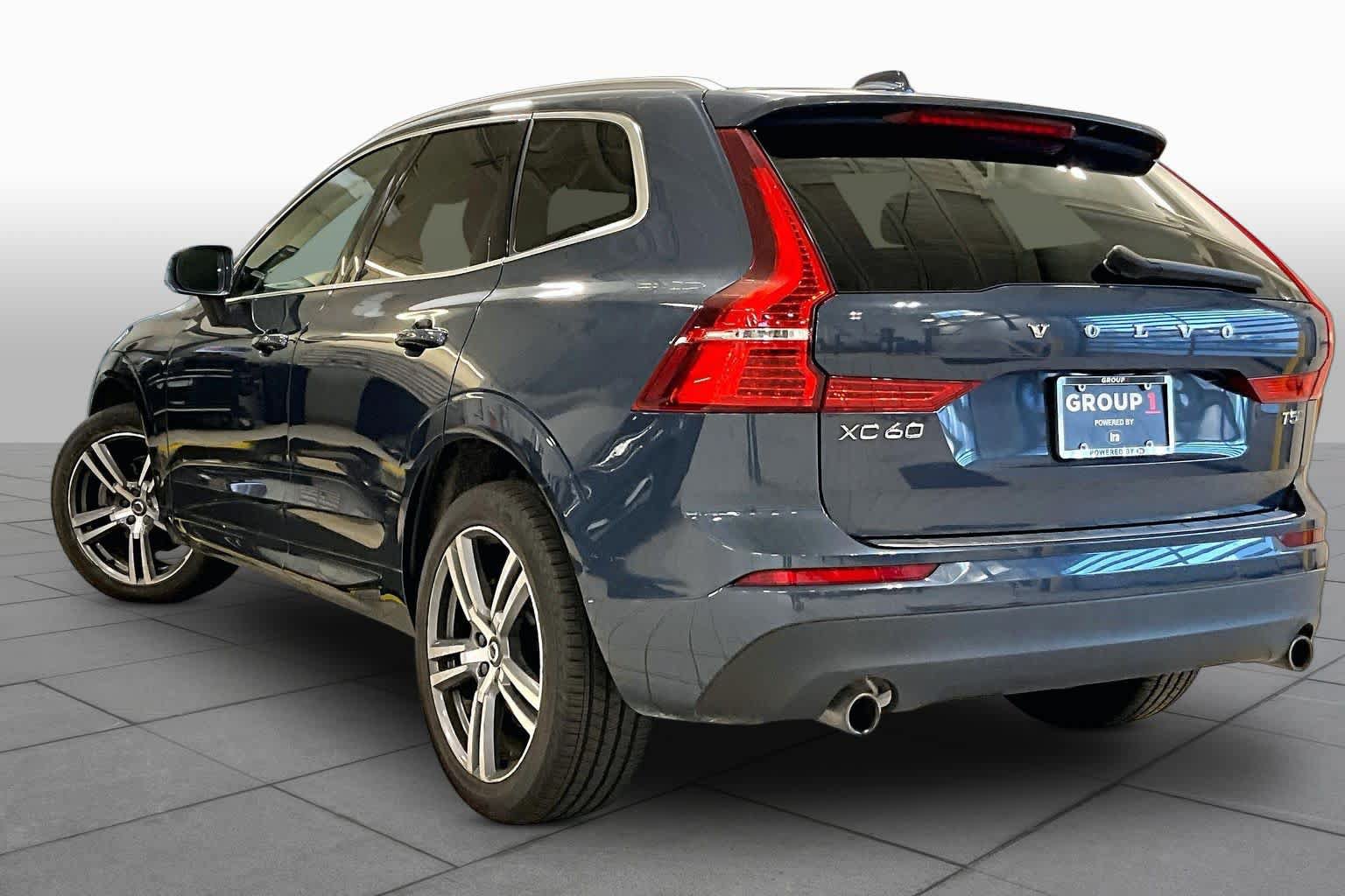 Used 2021 Volvo XC60 T5 Momentum w/ Premium Package AWD/4WD image 12
