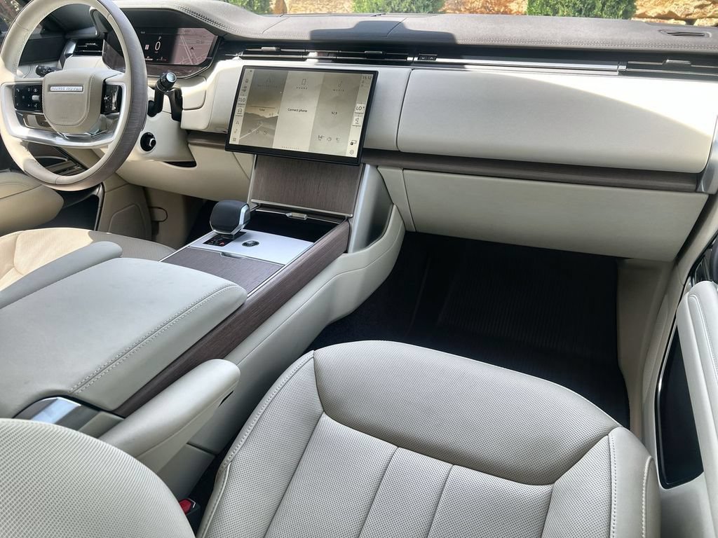 New 2026 Land Rover Range Rover Long Wheelbase SE AWD/4WD image 14