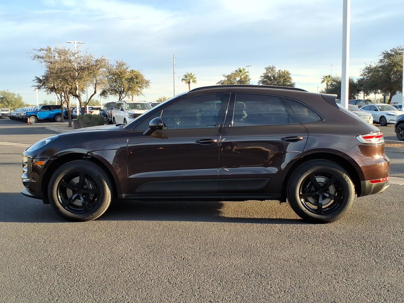 Used 2021 Porsche Macan Base image 2