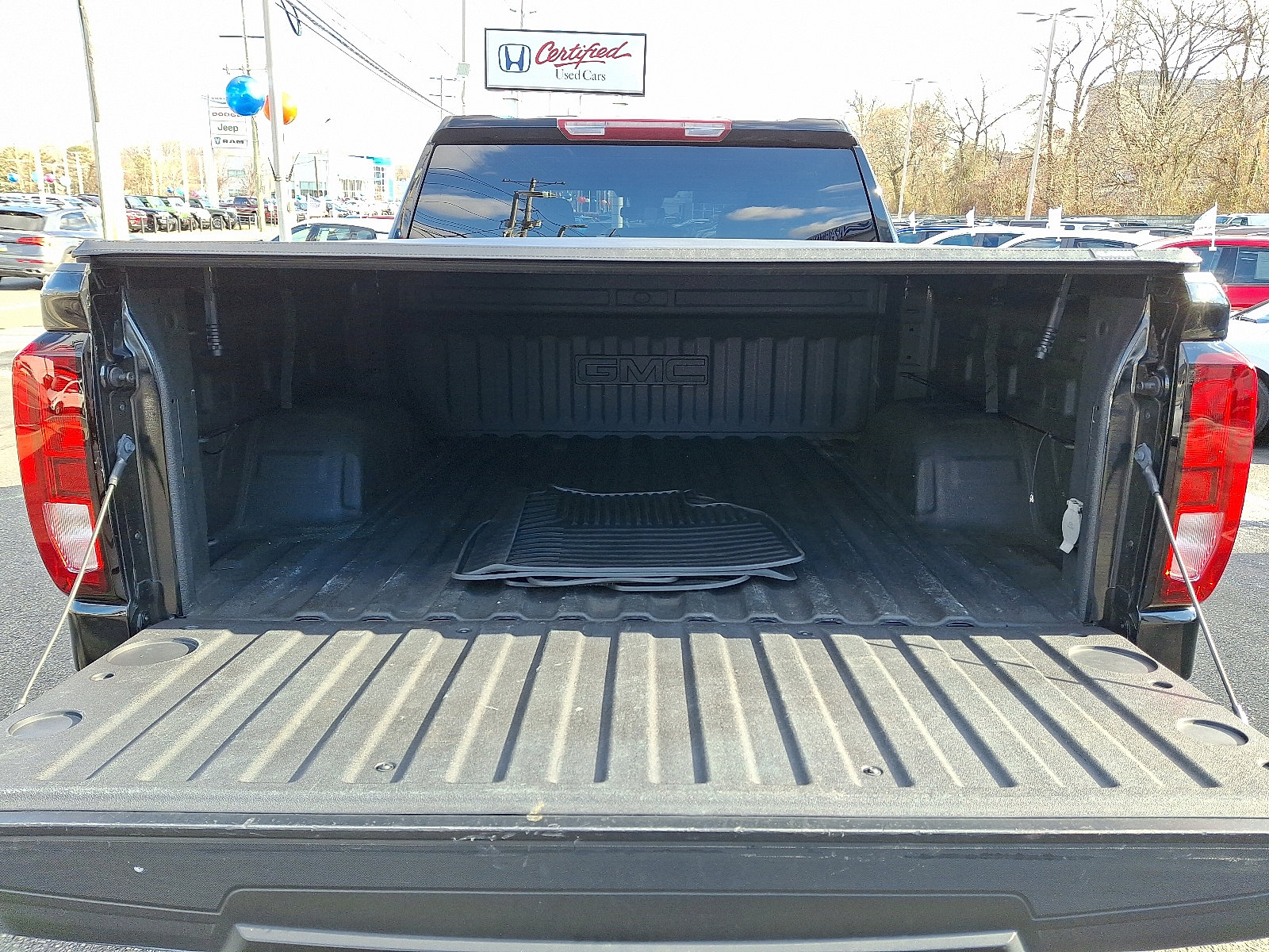 Used 2023 GMC Sierra 1500 SLE image 19