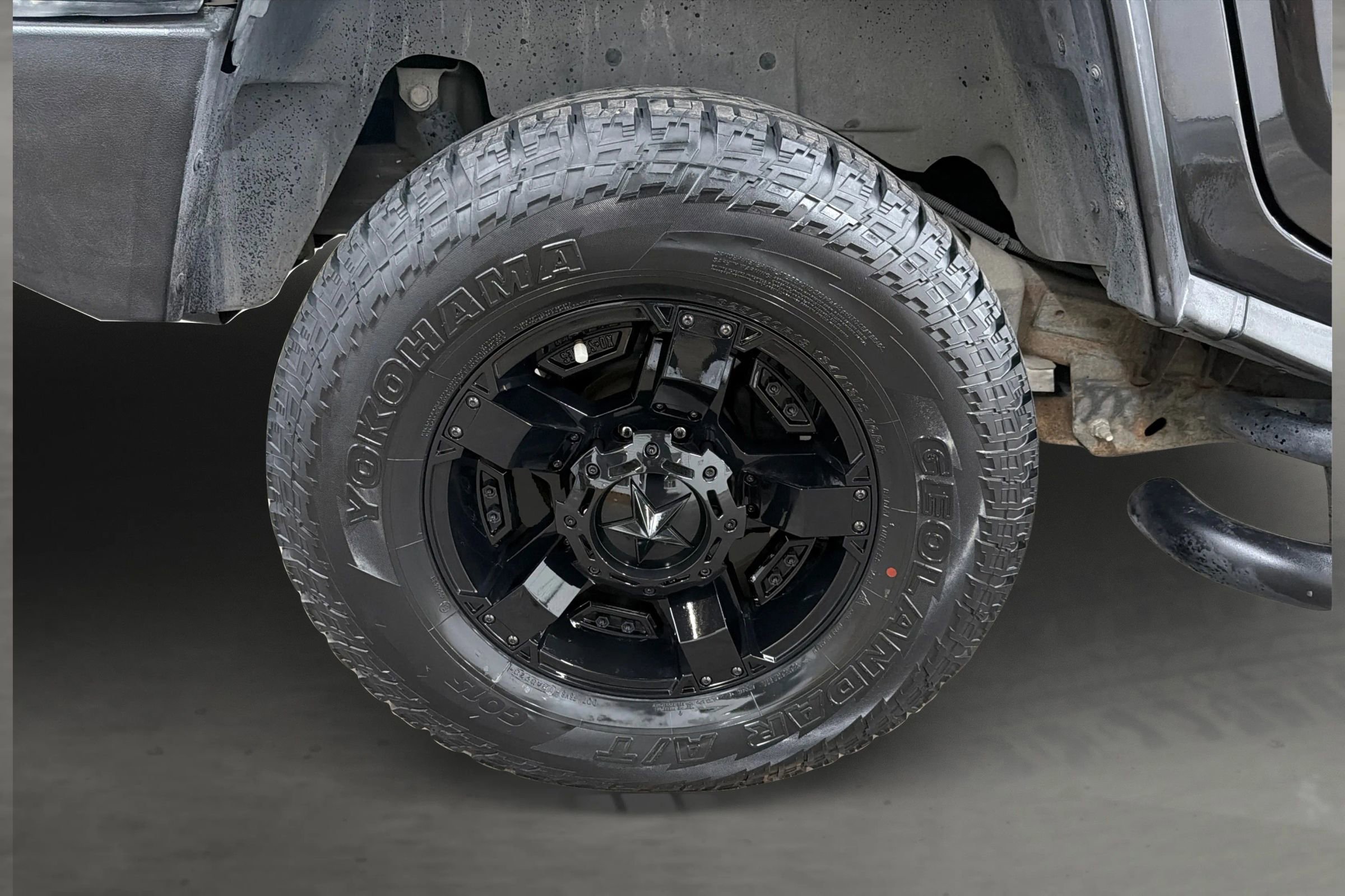 Used 2003 HUMMER H2 w/ Preferred Equipment Group AWD/4WD image 38