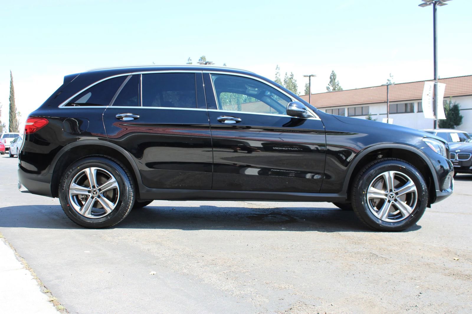 Used 2019 Mercedes-Benz GLC 300 4MATIC w/ Premium Package image 42