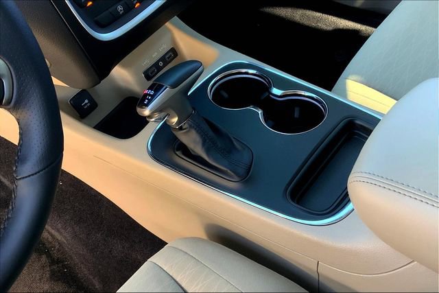Used 2019 Dodge Durango SXT w/ 3rd Row Seating Group image 17