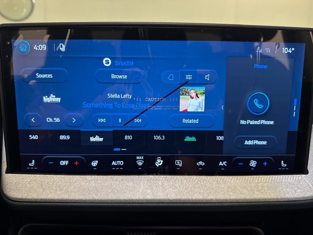 New 2026 Ford Maverick XLT w/ XLT Luxury Package FWD image 8