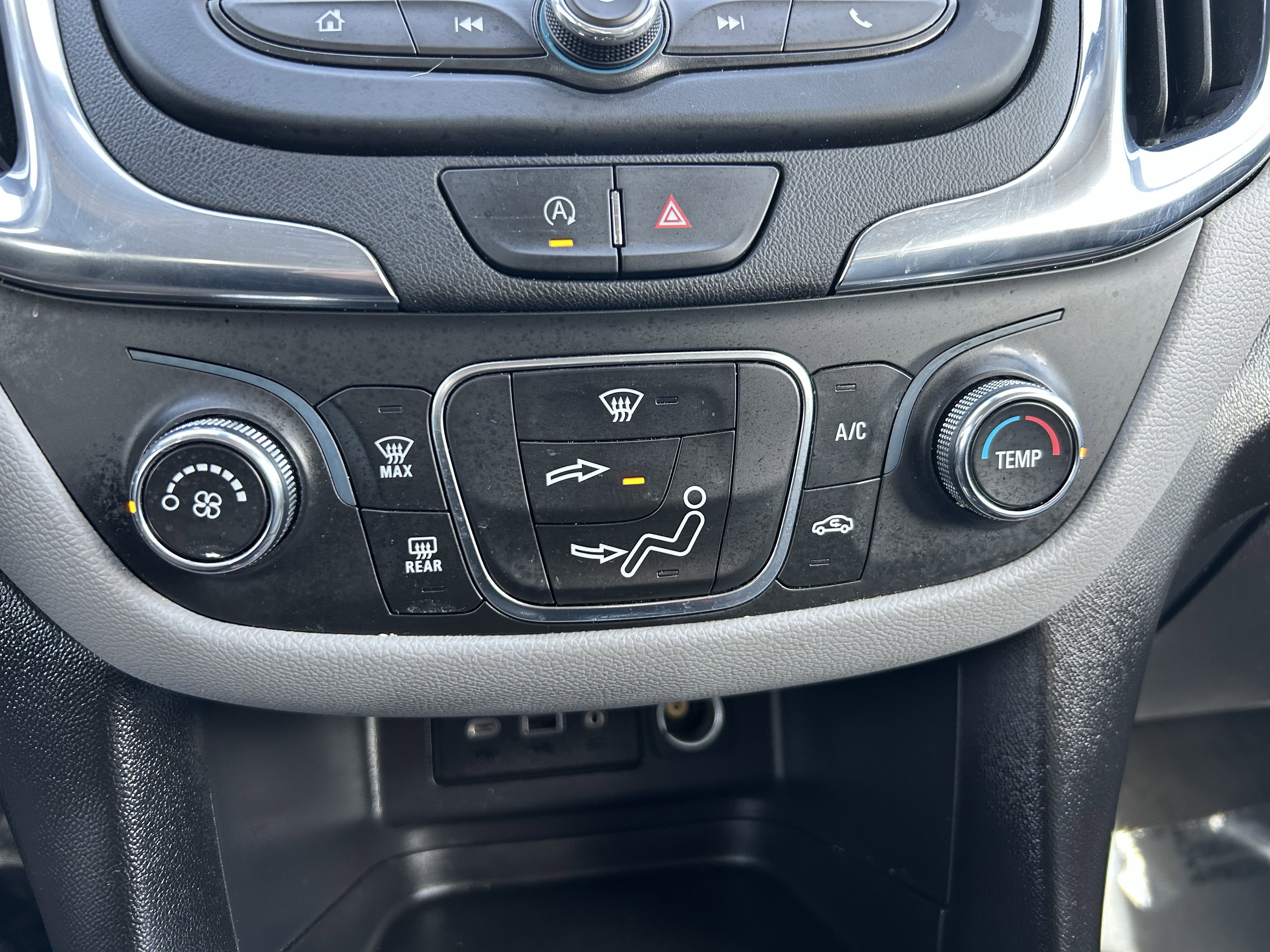 Used 2023 Chevrolet Equinox LS image 14