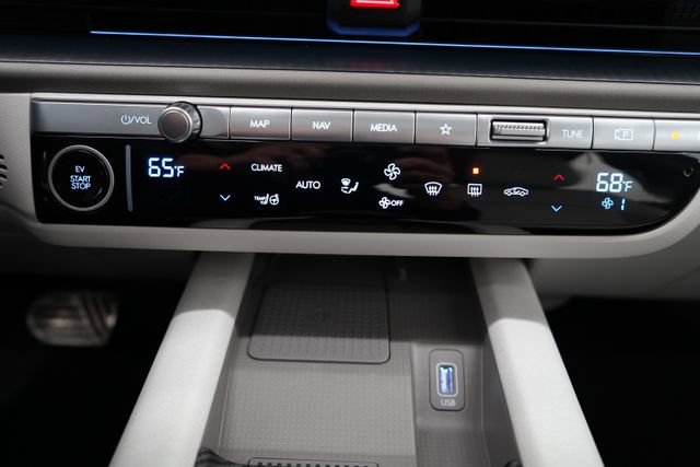 Used 2024 Hyundai Ioniq 6 Limited image 50