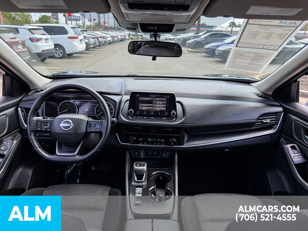 Used 2025 Nissan Rogue SV image 18