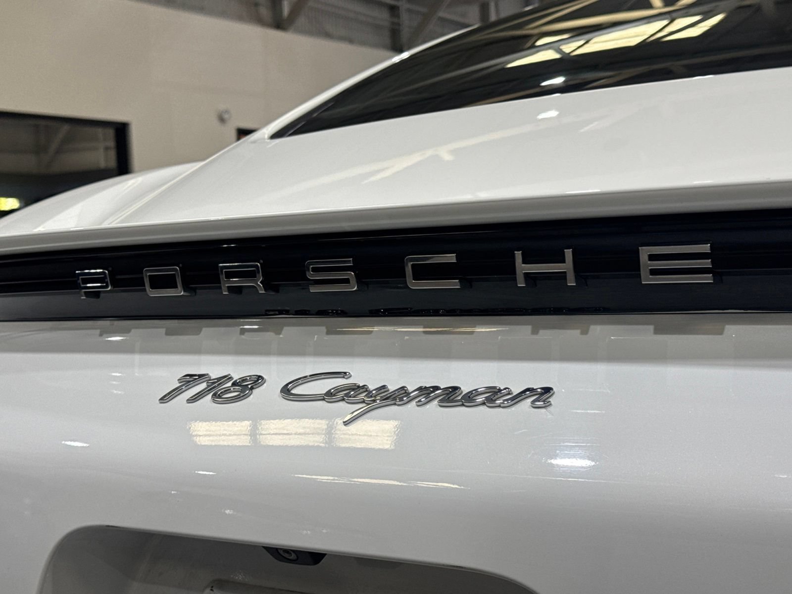 Used 2019 Porsche 718 Cayman RWD image 17