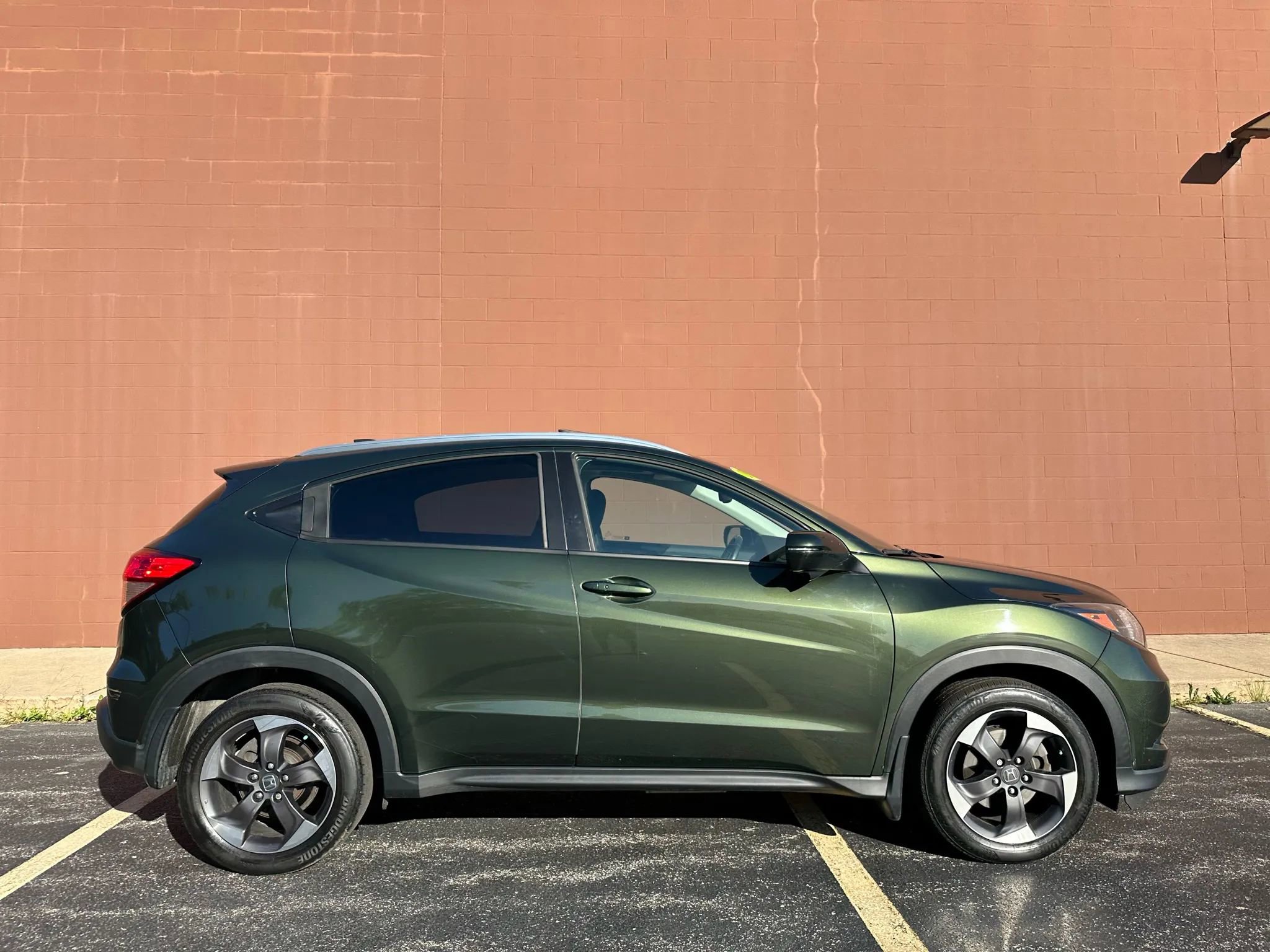 Used 2018 Honda HR-V EX-L image 4