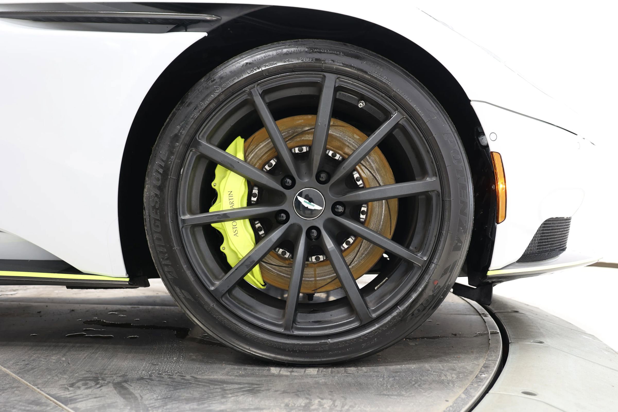 Used 2020 Aston Martin DB11 AMR image 86