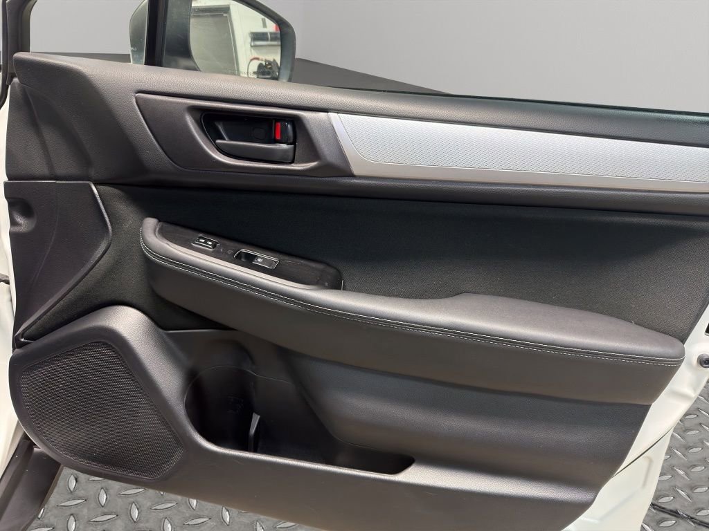 Used 2019 Subaru Outback 2.5i AWD/4WD image 20