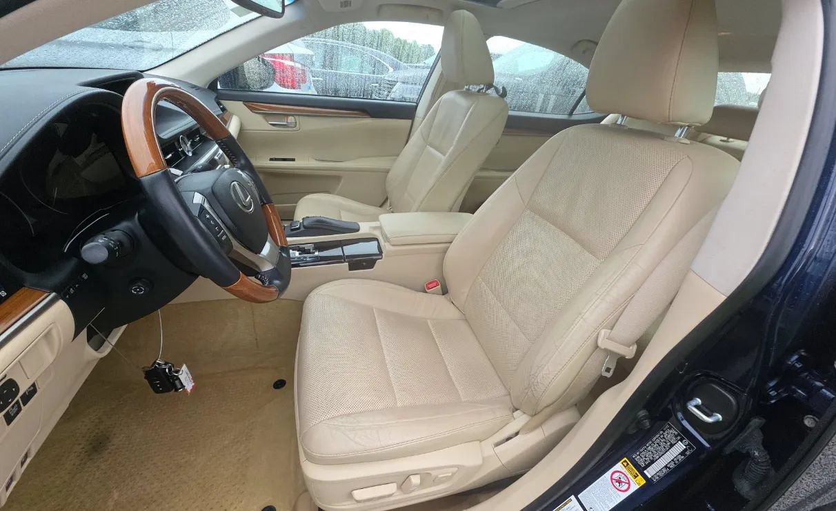 Used 2013 Lexus ES 300h w/ Luxury Pkg FWD image 5