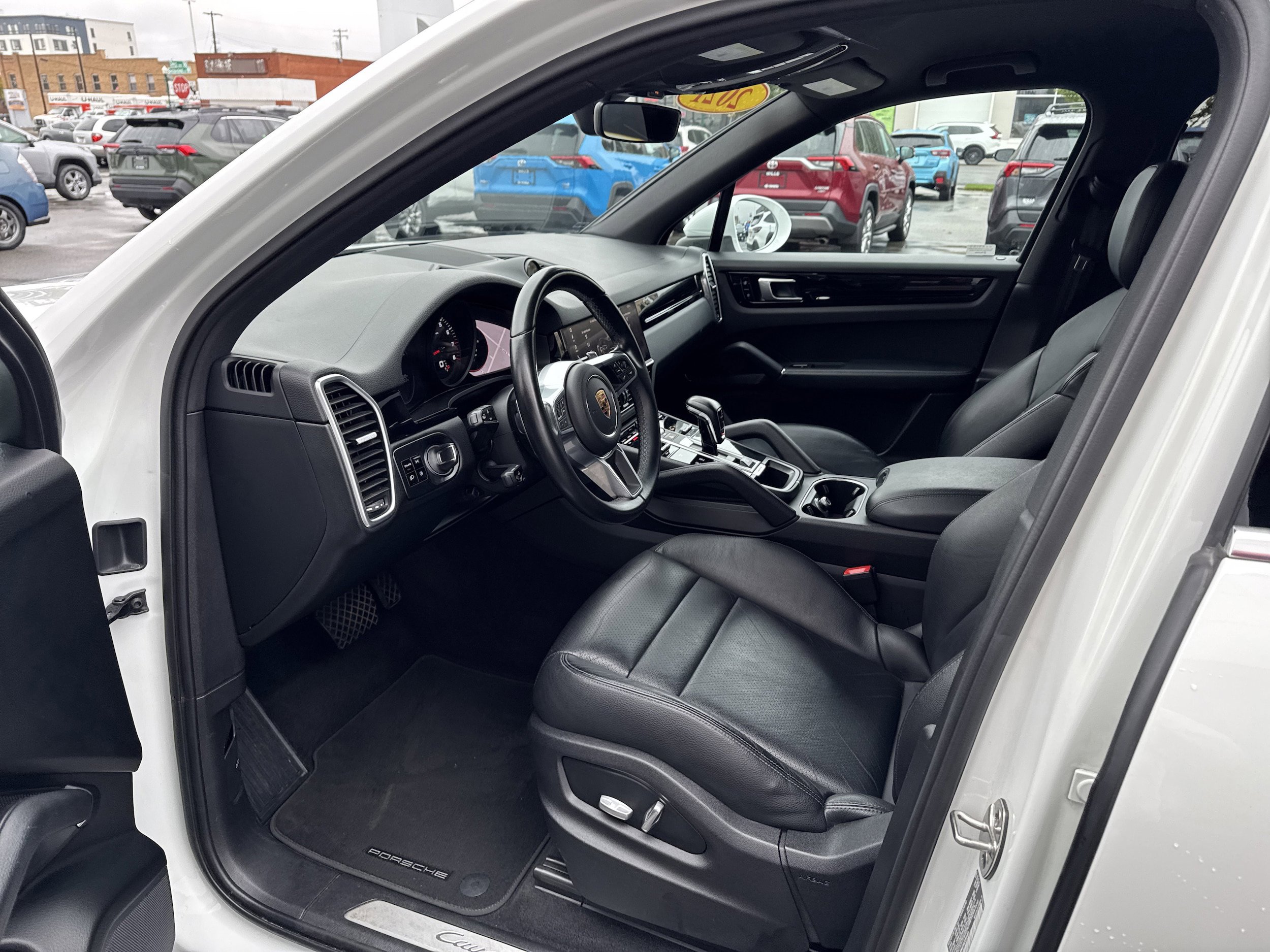 Used 2021 Porsche Cayenne AWD/4WD image 2