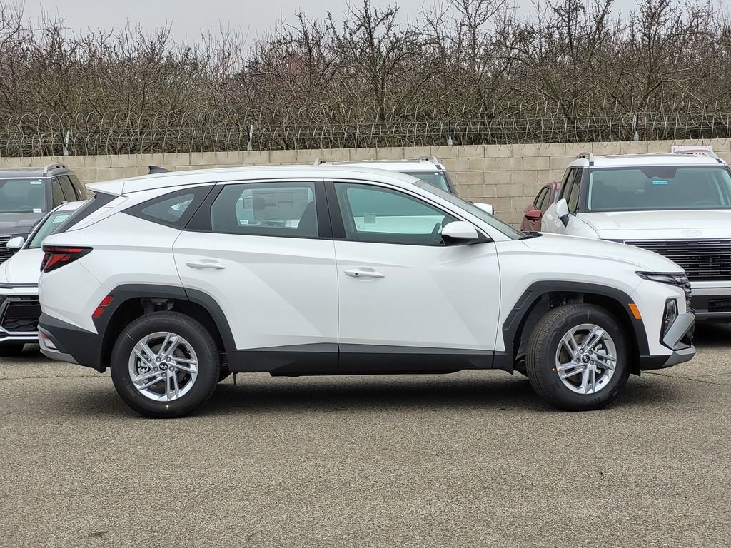 New 2026 Hyundai Tucson SE image 3