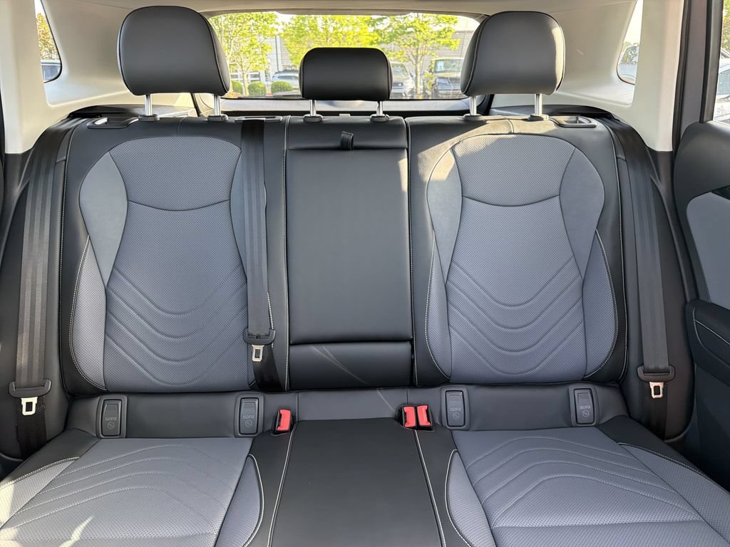 New 2026 Volkswagen Tiguan SE FWD image 30